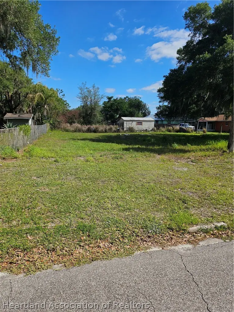 327 E Seventh Street, Zolfo Springs, FL 33890 - #1