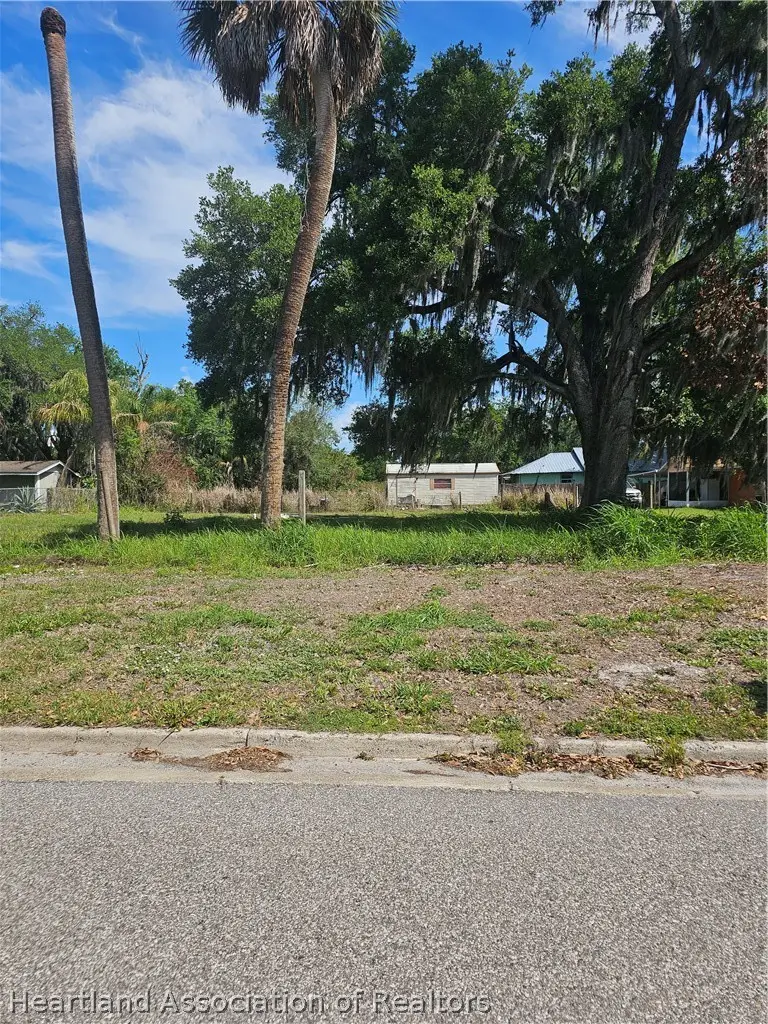 327 E Seventh Street, Zolfo Springs, FL 33890 - #2