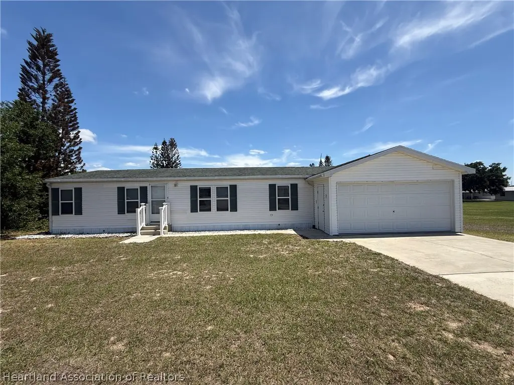 119 S Winter Circle, Avon Park, FL 33825 - #1