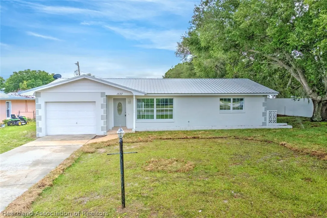 1537 Vicki Drive, Sebring, FL 33870 - #1