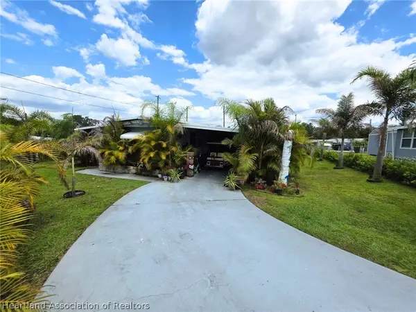 44 Paradise Lake Drive, Lake Placid, FL 33852