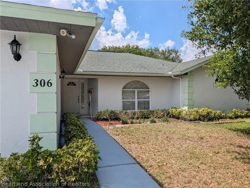 306 W Waterway Avenue Nw, Lake Placid, FL 33852 - #1