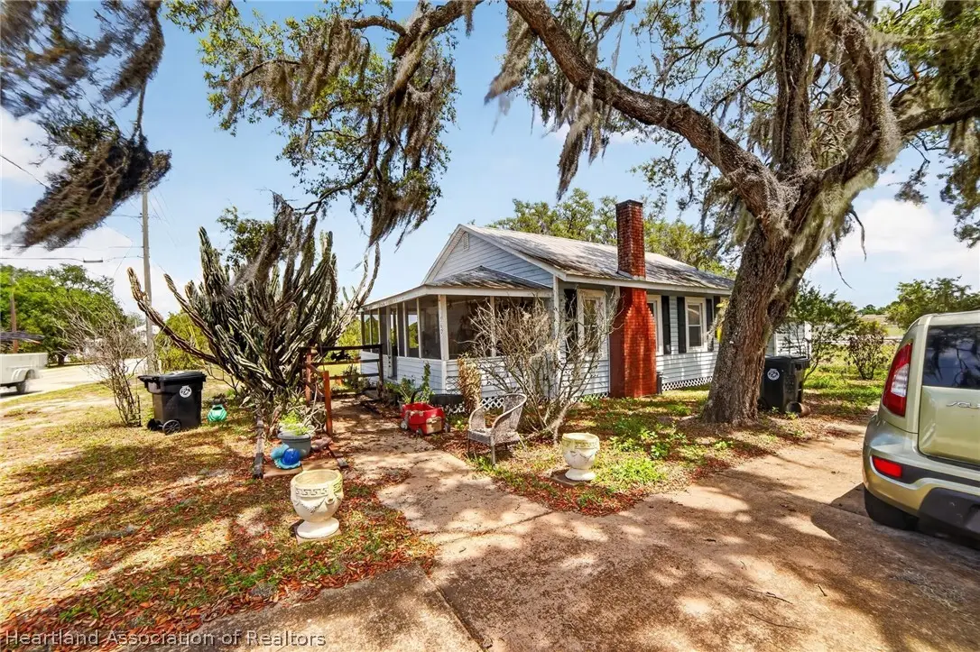 560 N Palm Avenue, Frostproof, FL 33843 - #1