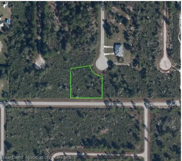 225 Hellcat Way Nw, Lake Placid, FL 33852