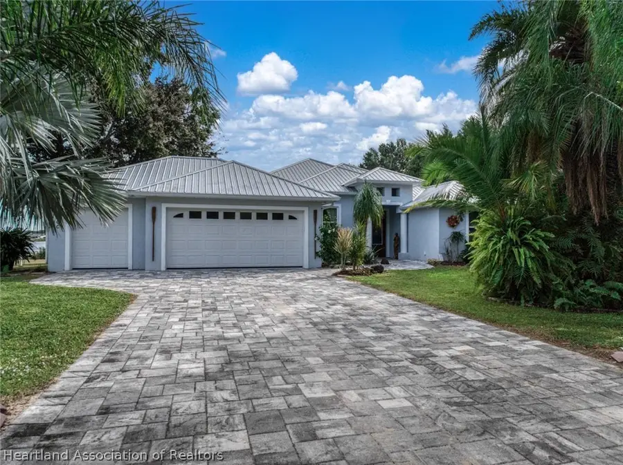 1560 N Oak Park Avenue, Avon Park, FL 33825 - #2
