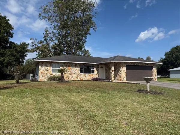 208 Blossom Drive, Sebring, FL 33876