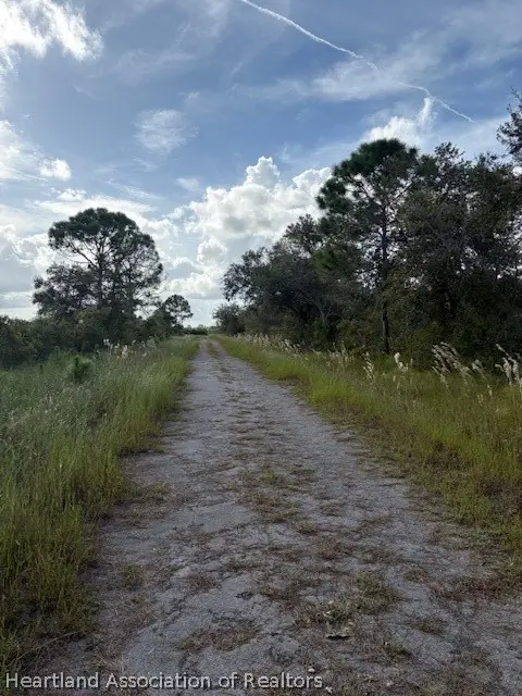 327 Bellanca Street Nw, Lake Placid, FL 33852