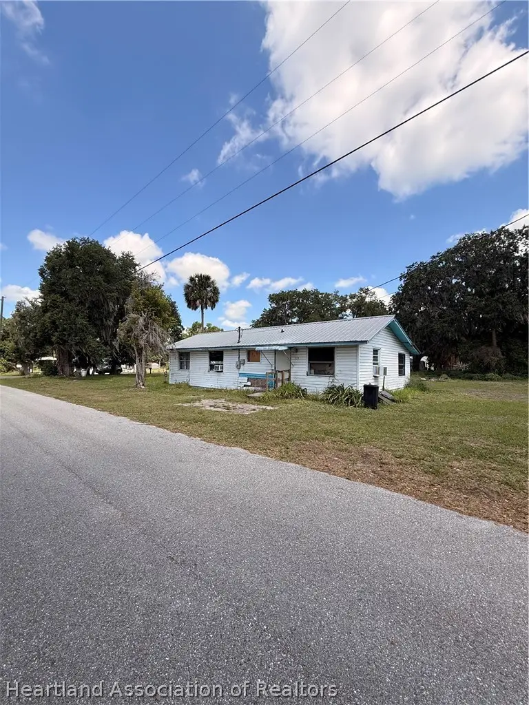 222 4th Street W, Zolfo Springs, FL 33890 - #2