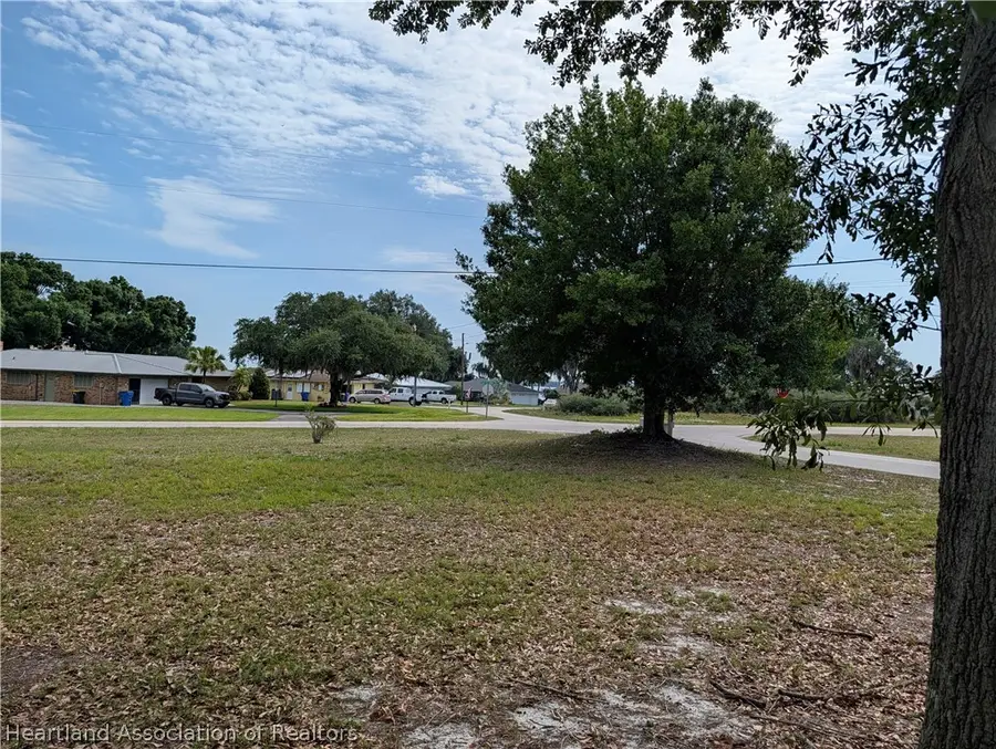303 E Waterway Avenue Nw, Lake Placid, FL 33852 - #2