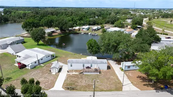 9 E Palm Circle, Lake Placid, FL 33852