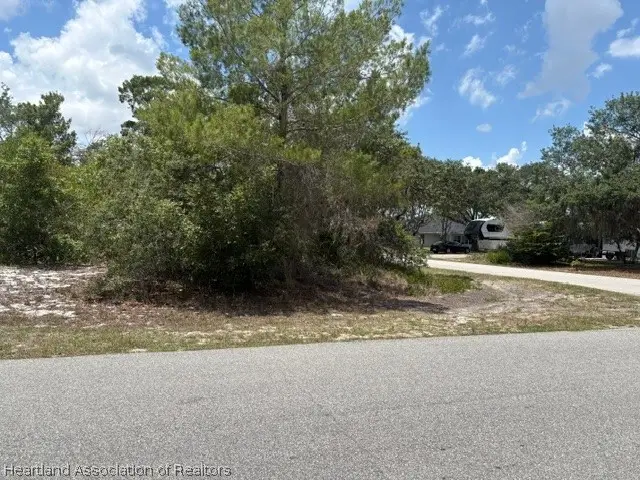 122 Grapefruit Avenue Nw, Lake Placid, FL 33852 - #3