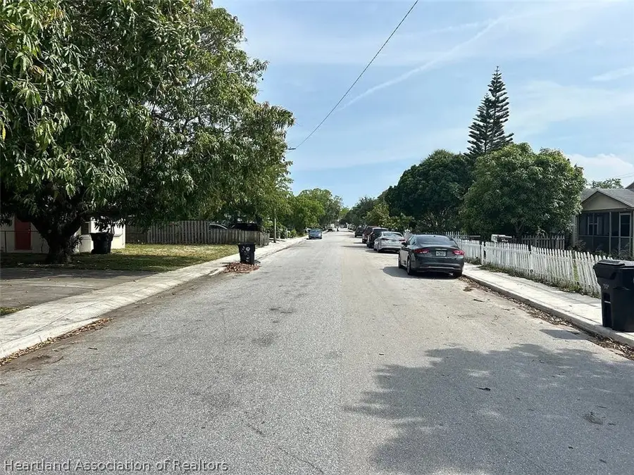 327 N H Street, Lake Worth, FL 33460 - #2