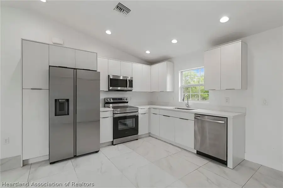 107 Elba Drive Ne, Lake Placid, FL 33852 - #2