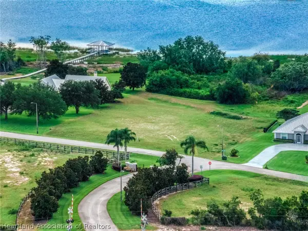 135 S Bear Pointe Drive, Lake Placid, FL 33852