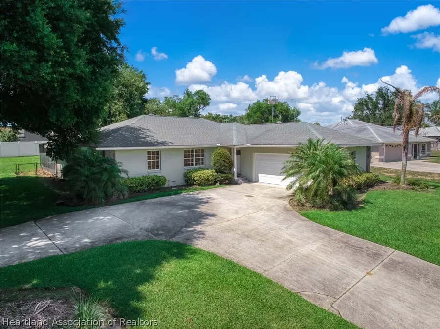 2830 Lakeview Drive, Sebring, FL 33870 - #2