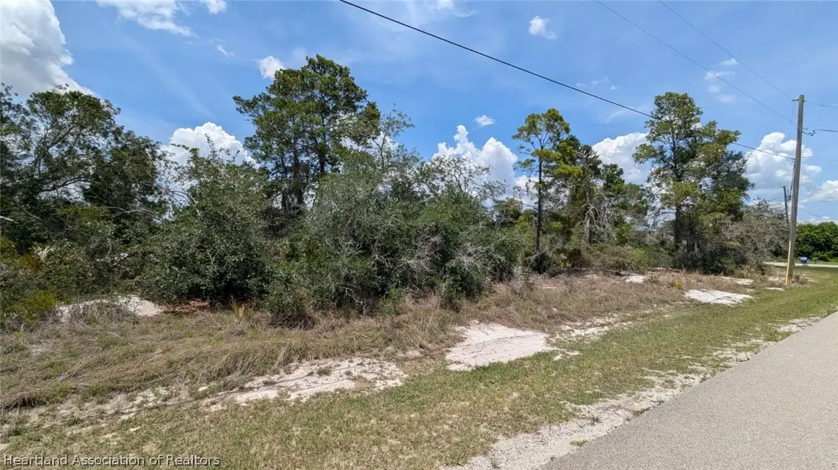 435 W Waterway Avenue Nw, Lake Placid, FL 33852 - #1