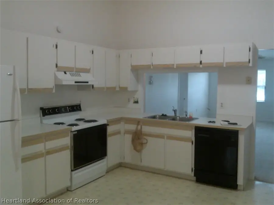 5433 Granada Boulevard, Sebring, FL 33872 - #2