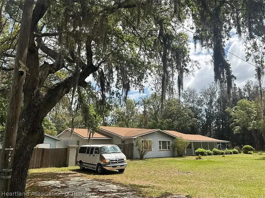 585 N Ridge Avenue, Lake Alfred, FL 33850 - #2