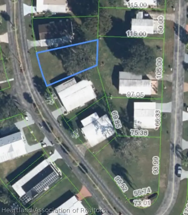 13 Venetian Parkway, Lake Placid, FL 33852