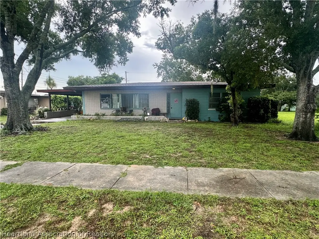 31 E Wolf Street, Avon Park, FL 33825 - #1