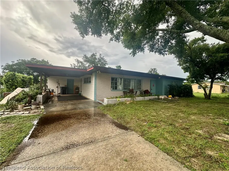 31 E Wolf Street, Avon Park, FL 33825 - #2