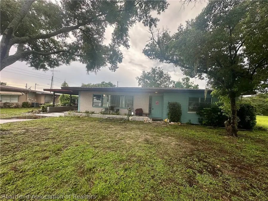 31 E Wolf Street, Avon Park, FL 33825 - #3