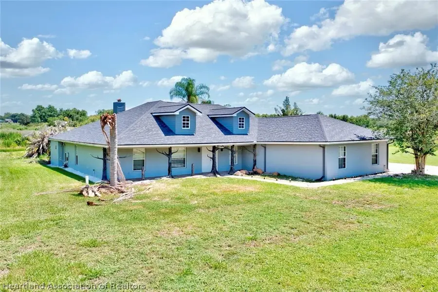 110 Gates Avenue, Lake Placid, FL 33852 - #3