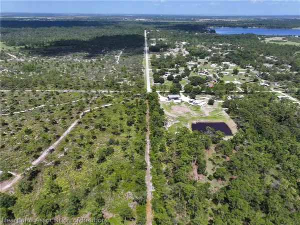 930 Hyacinth Avenue, Sebring, FL 33875