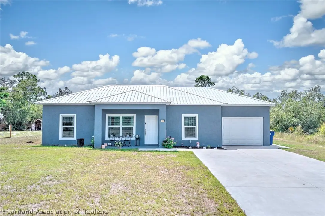 230 E Canal Way Ne, Lake Placid, FL 33852 - #1