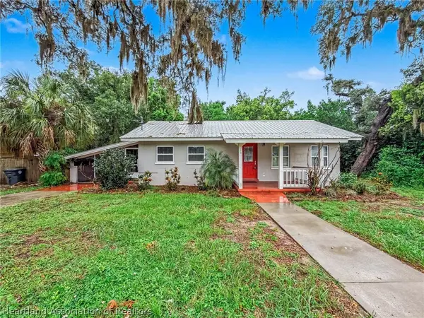 16 E Circle Street, Avon Park, FL 33825