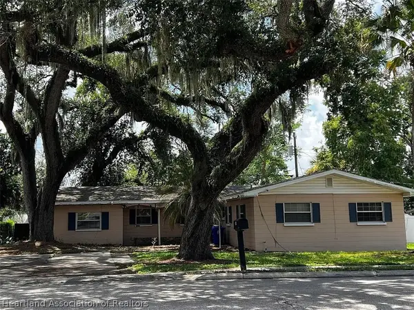 1921 Sylvester Road, Lakeland, FL 33803