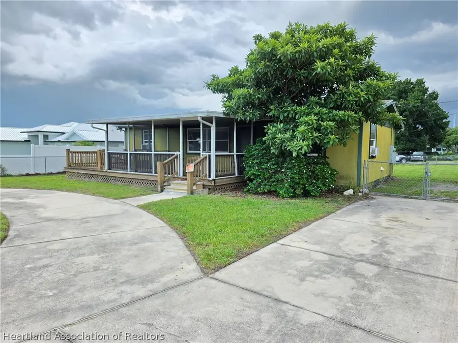 400 E Lakeview Drive, Avon Park, FL 33825 - #3