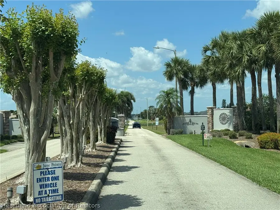 551 Sunset Pointe Drive, Lake Placid, FL 33852 - #2