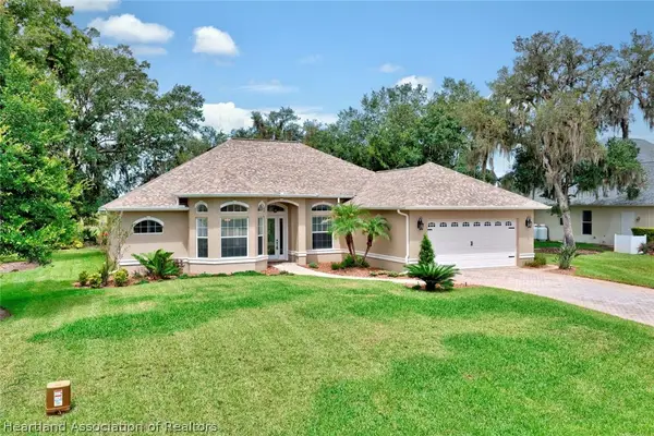 3878 Enchanted Oaks Lane, Sebring, FL 33875