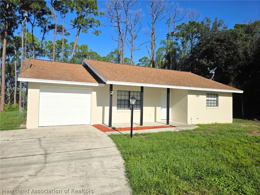 325 Johnson Avenue Ne, Lake Placid, FL 33852 - #1