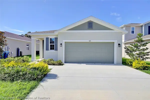 945 Blue Creek Drive, Haines City, FL 33844