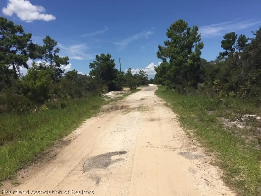 110 Dartmoor Avenue, Lake Placid, FL 33852 - #2