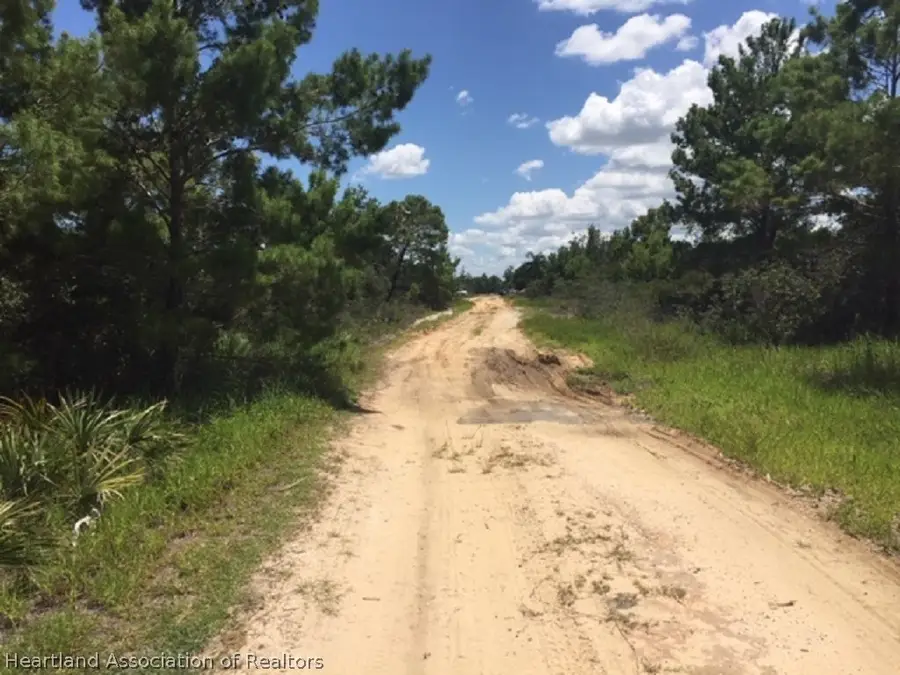 110 Dartmoor Avenue, Lake Placid, FL 33852 - #3