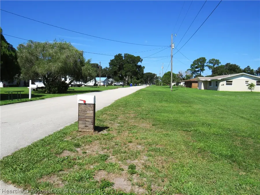 146 Lake Francis Drive, Lake Placid, FL 33852 - #2