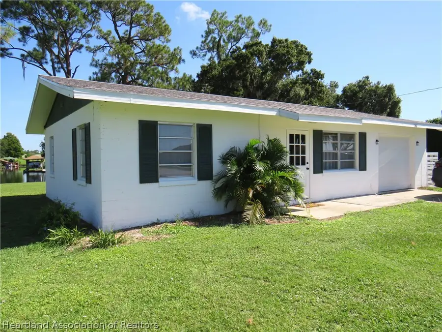 146 Lake Francis Drive, Lake Placid, FL 33852 - #3