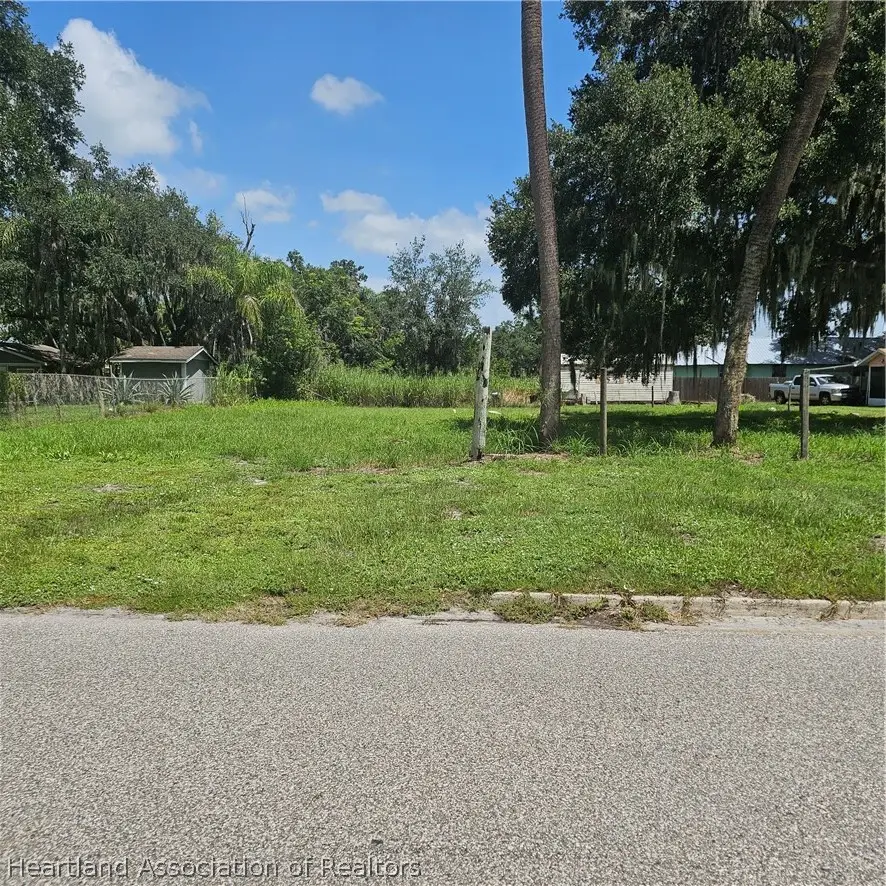 327 E Seventh Street, Zolfo Springs, FL 33890 - #2