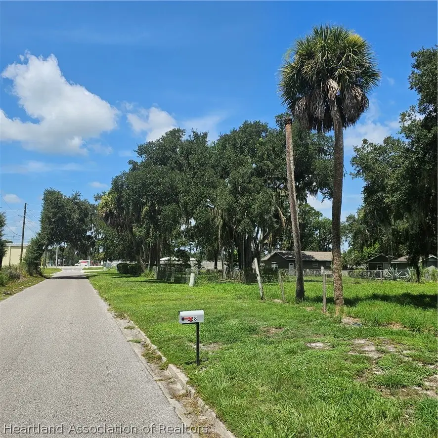 327 E Seventh Street, Zolfo Springs, FL 33890 - #3