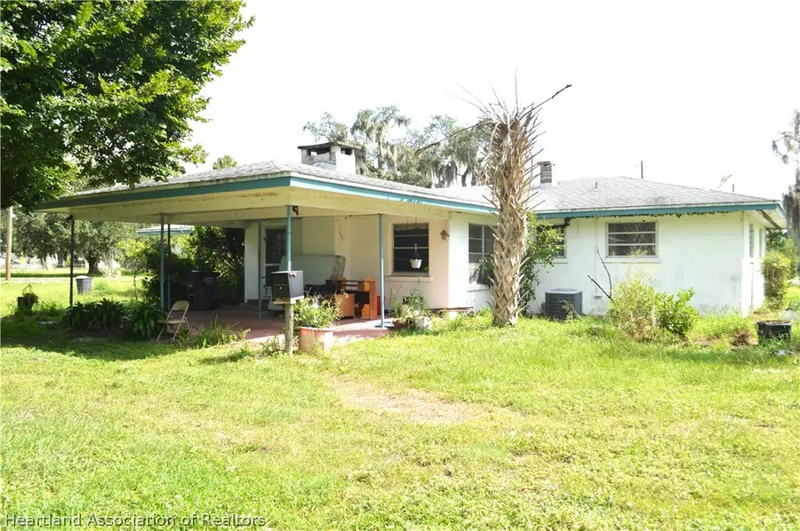 301 W Lemon Street, Bowling Green, FL 33834 - #2