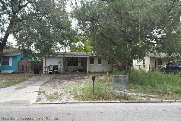 2225 Kingsland Avenue, Orlando, FL 32808