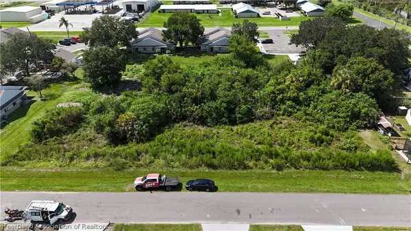 5th Avenue, Okeechobee, FL 34972