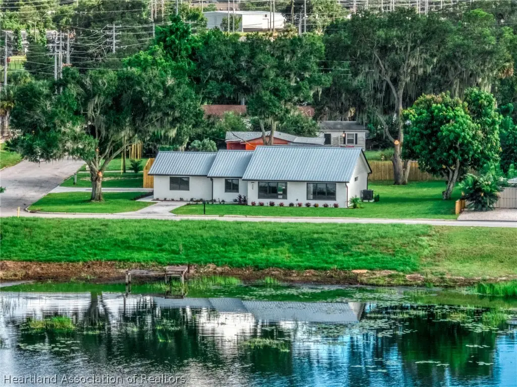 905 E Dinner Lake Drive, Sebring, FL 33870 - #1