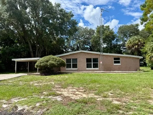 3042 Lake June Boulevard, Lake Placid, FL 33852