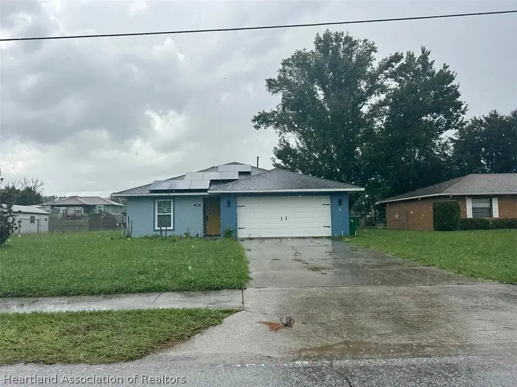 707 E Frederick Avenue, Dundee, FL 33838 - #1
