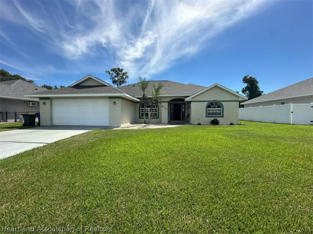 611 Entrada Avenue, Sebring, FL 33875 - #1