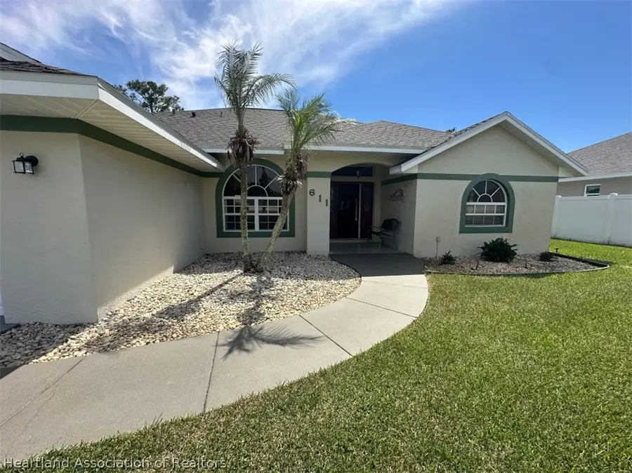 611 Entrada Avenue, Sebring, FL 33875 - #2